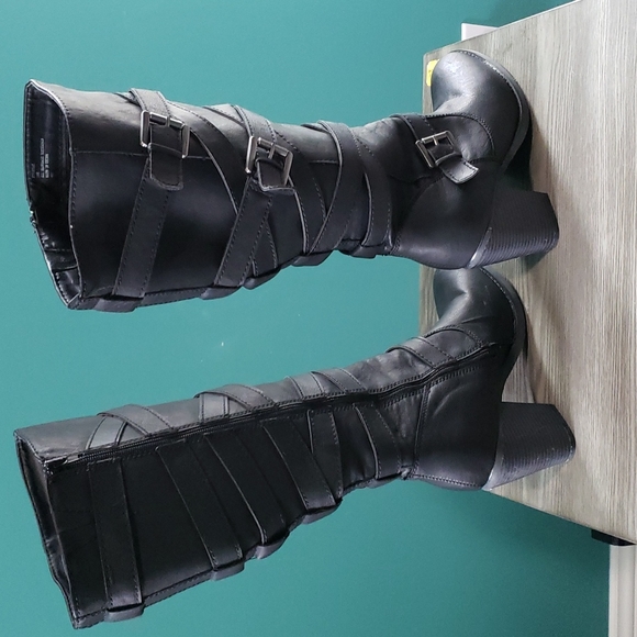 Madden Girl Kiickbak Heel Boots Black Pari Size 10 Womans with Buckles - Picture 6 of 10